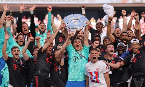 Vừa vô địch Bundesliga, Bayern Munich ngay lập tức sa thải 2 quan chức