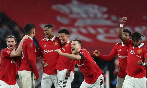 Aguero tin tưởng Man United có thể lật đổ Man City