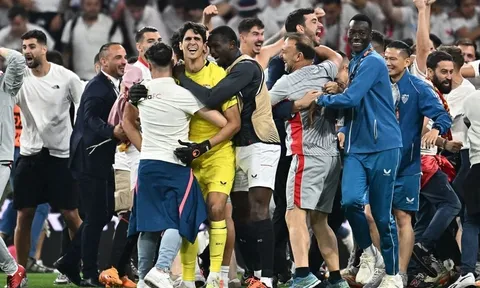 Chấm điểm Sevilla 1 - 1 Roma (pen: 4 - 1): Bản lĩnh của nhà vua
