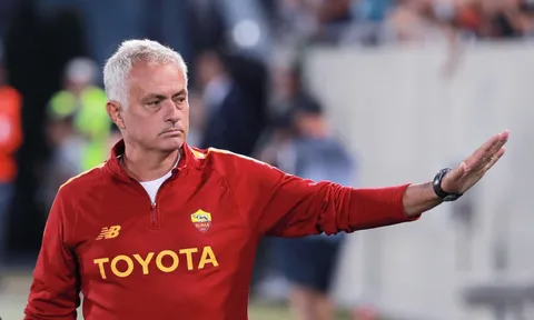 Thua chung kết C2, Mourinho thẳng thắn nói về tương lai