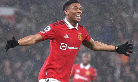 MU muốn bán “Cậu bé vàng” liên tục dính chấn thương