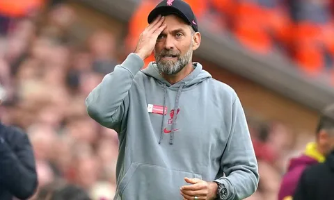 Trách nhiệm chẳng của riêng ai sau 'thất bại toàn tập' của Liverpool