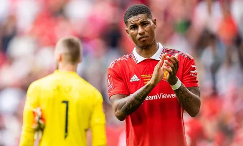 VIDEO: Hành động khiến triệu fan MU cảm xúc của Rashford sau trận thua Man City