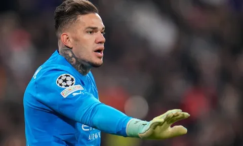 Sọ thất bại tại chung kết, Ederson có hành động 'đặc biệt'