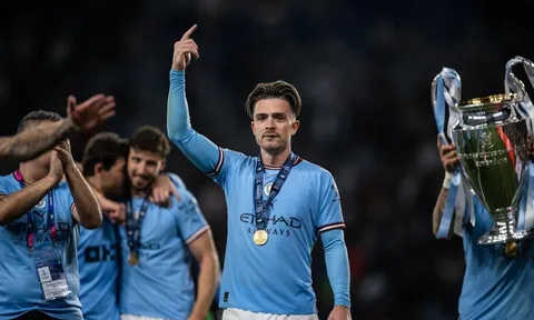 Rơi nước mắt khi vô địch, Grealish khẳng định 1 điều về Pep