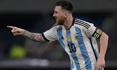 "Choáng" với số lượng áo in riêng cho Messi mỗi dịp thi đấu tại tuyển Argentina