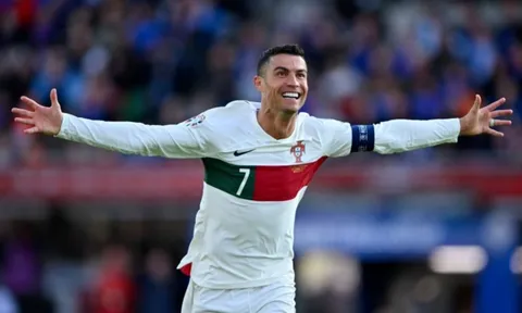 Sau cột mốc vĩ đại, Ronaldo chia sẻ điều khiến fan vui sướng tột độ