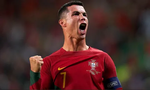 Ronaldo và 'kỳ nghỉ vội' với bạn gái, sự thật rạn nứt tình cảm được phơi bày
