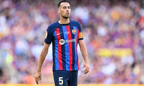 Thay thế Busquets, Barca gây sốc khi nhắm tiền vệ khiến NHM ngỡ ngàng