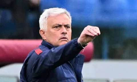 Khẳng định tương lai, Mourinho liên hệ MU để chiêu mộ trò cũ ngỗ ngược