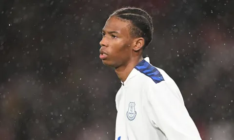 Báo uy tín xác nhận: Chelsea mua thành công 'thần đồng phòng ngự'