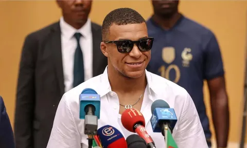 'Đại chiến bùng nổ', hàng loạt cầu thủ PSG chỉ trích Kylian Mbappe