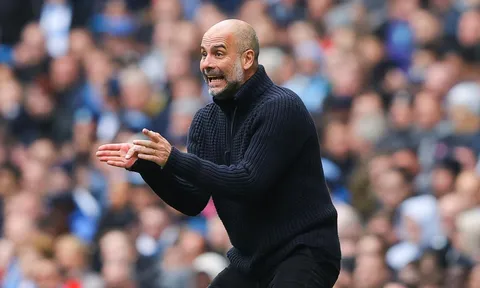 Huyền thoại Man City cảnh báo Pep về đế chế của ông sẽ 'sụp đổ' vì lý do không tưởng