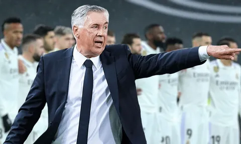Ngày đầu hội quân, Carlo Ancelotti đã "bắn hạ" 2 ngôi sao của Real