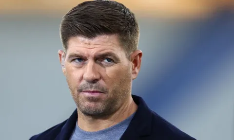 Gerrard đóng vai siêu cò, Al-Ettifaq sẵn sàng trả lương gấp 4 lần cho sao Liverpool