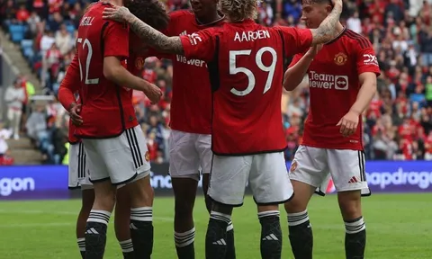 Sao trẻ tỏa sáng, MU nhẹ nhàng đánh bại Leeds