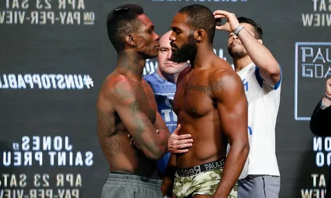 Israel Adesanya và Jon Jones trao đổi đòn và giải quyết mâu thuẫn