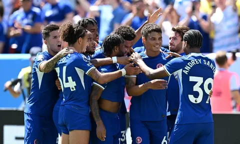 Tân binh tỏa sáng, Chelsea nối dài mạch thắng
