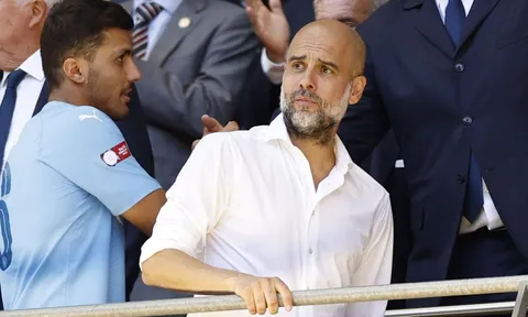 Thua đau Arsenal, Pep Guardiola nổi điên vì bù giờ quá lâu