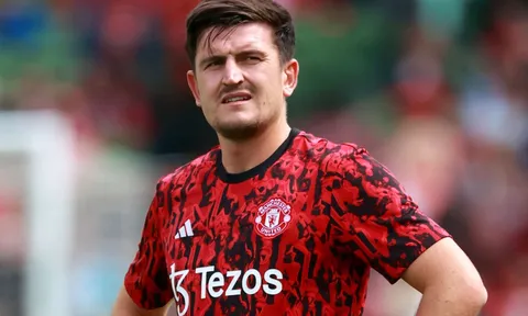 Chuyển nhượng MU 8/8: Van de Beek, Maguire sắp tìm được bến đỗ mới