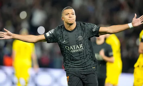 PSG thắng thuyết phục tại C1, Messi nhận ngay trái đắng từ các CĐV