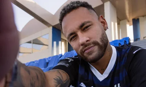 Nghỉ đá tại Al Hilal, Neymar bỏ về Brazil theo chân 'bạn gái mới'