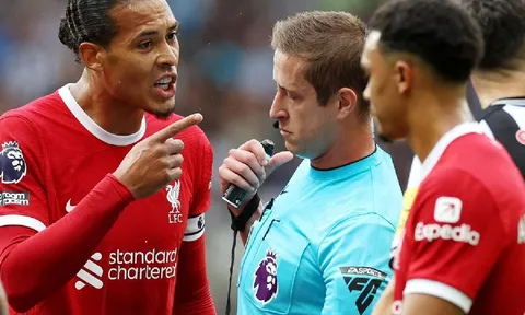 Klopp khẳng định derby Merseyside phải máu lửa, bất chấp nguy cơ thẻ đỏ