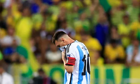 CĐV Nam Mỹ phản ứng gay gắt khi Argentina trở lại sân, điểm nhấn Messi