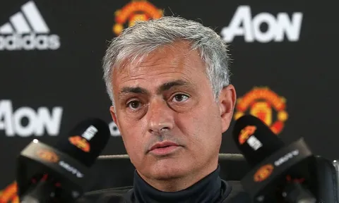 CĐV ủng hộ Jose Mourinho với tuyên bố khó tin của ông về MU