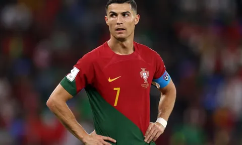 Tuyển Bồ Đào Nha ra quyết định khiến Ronaldo 'tiến thoái lưỡng nan'