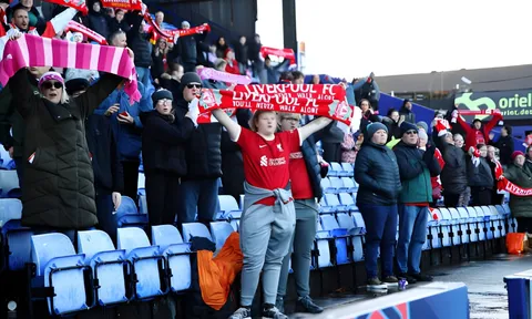 CĐV Liverpool phẫn nộ vì trọng tài tại Europa League sau trận thua