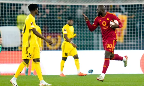 Roma mất vé trực tiếp vào vòng 1/8 Cúp C2 dù thắng trên sân nhà