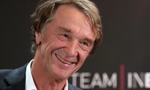 Chi tiết màn tiếp quản ngoạn mục của Sir Jim Ratcliffe với MU