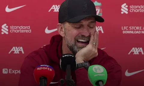 Jurgen Klopp đáp trả cực ngầu về bê bối VAR tại Ngoại hạng Anh