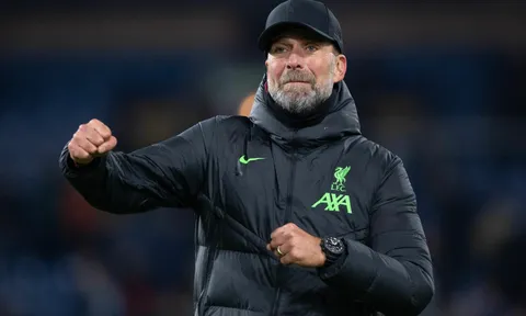 CĐV phấn khích khi Jurgen Klopp biểu diễn kỹ năng siêu đỉnh trước đại chiến Arsenal