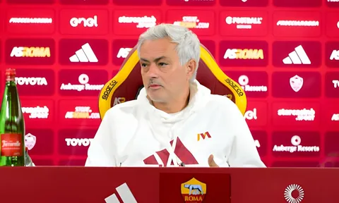 CHÍNH THỨC: Jose Mourinho bị sa thải ngay lập tức