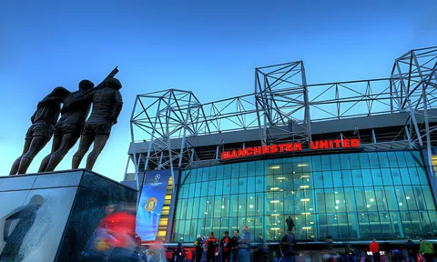 Man Utd bị giáng xuống hạng 2 vì nợ khổng lồ với luật công bằng tài chính?