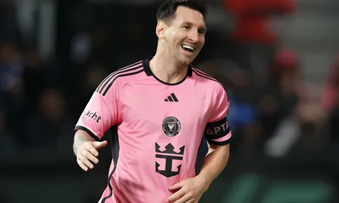 Chơi rực sáng, Messi được phong GOAT ngay tại Ả Rập