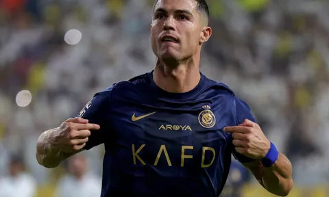 Phản ứng bất ngờ của CĐV khi 'Ronaldo nhận mình là GOAT'