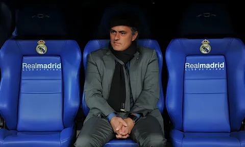 Nhận việc tại Real, Jose Mourinho bất ngờ bị phạt nặng tại Tây Ban Nha