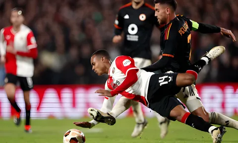 Roma tạo lợi thế lớn tại lượt đi play-off của Europa League