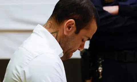NÓNG: Dani Alves lãnh án tù cực nặng