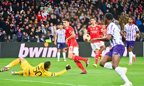 Benfica giành vé đi tiếp sau vòng play-off Europa League