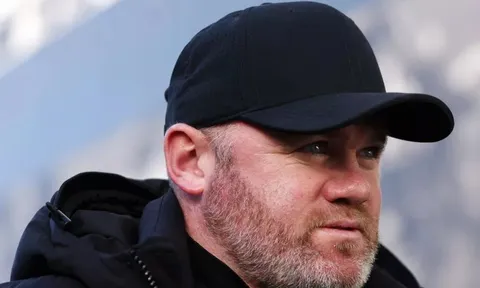 CHÍNH THỨC: Wayne Rooney ra mắt khán giả bóng đá ở vị trí cực bất ngờ