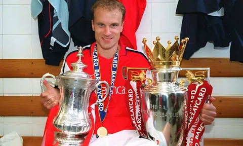 Dennis Bergkamp mua lại CLB bóng đá Anh, lấy gốc từ những huyền thoại