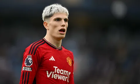 Alejandro Garnacho có hành vi 'siêu bẩn' trong trận derby Manchester