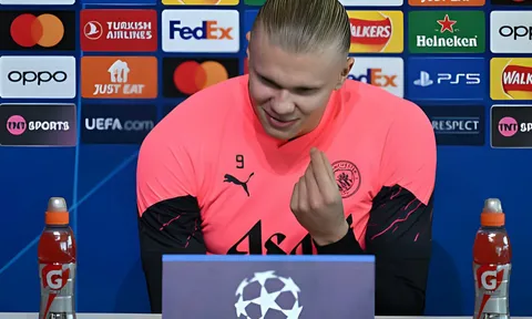 Erling Haaland lên tiếng bảo vệ Hojlund trước ngày đá C1