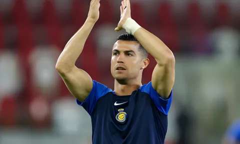 Hợp đồng chỉ còn 1 năm, Ronaldo ra quyết định về tương lai với Al Nassr
