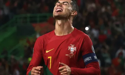 Đồng đội chỉ Ronaldo đã hết thời, không thể 'gánh' tuyển Bồ Đào Nha