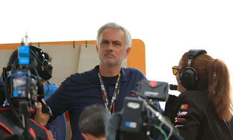 Jose Mourinho đi vẫy cờ tại MotoGP, người chiến thắng 'SIU' đầy bất ngờ